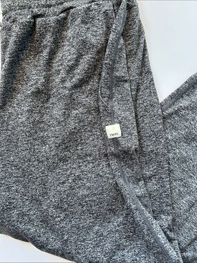 Vuori Heather Charcoal Performance Joggers